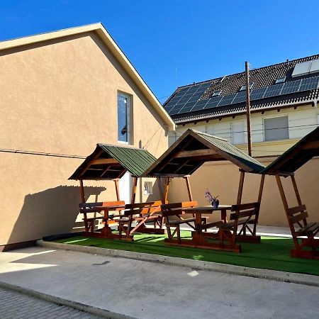 Zsuzsa Apartman Гайдусобосло Екстер'єр фото