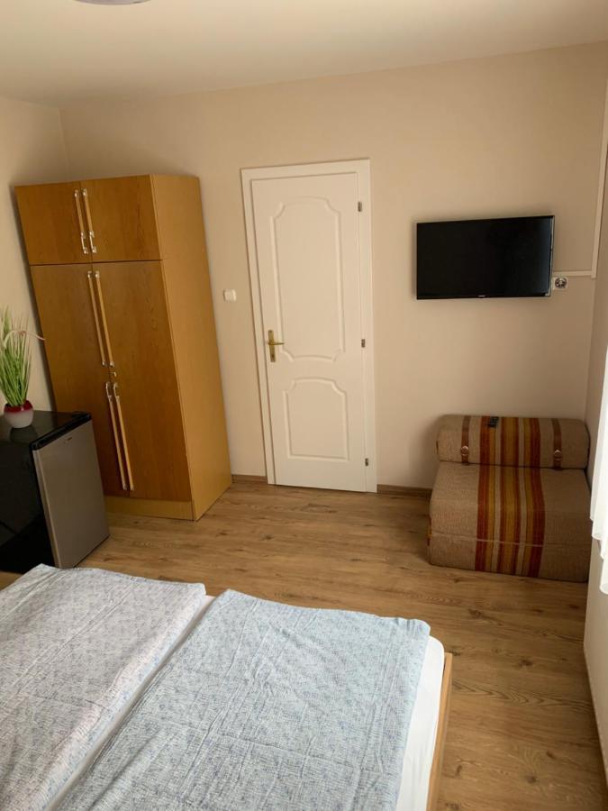 Zsuzsa Apartman Гайдусобосло Екстер'єр фото